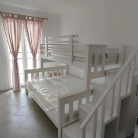 Διαμέρισμα Tri Delfina Rakari